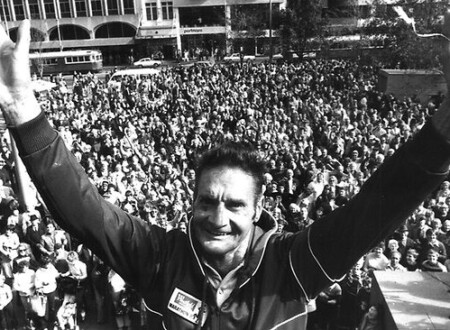 კლიფ იანგი