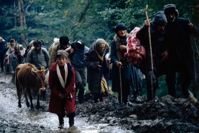 დევნილები